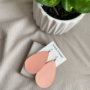 Nickel & Suede coral blush earrings size large
